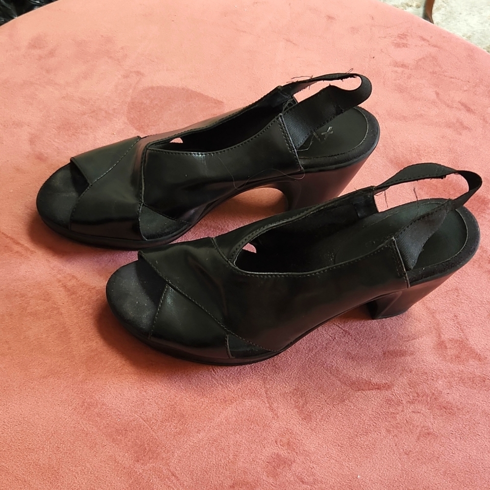 A2 sandals